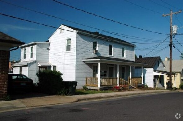 Building Photo - 117-121 E Edmondson St