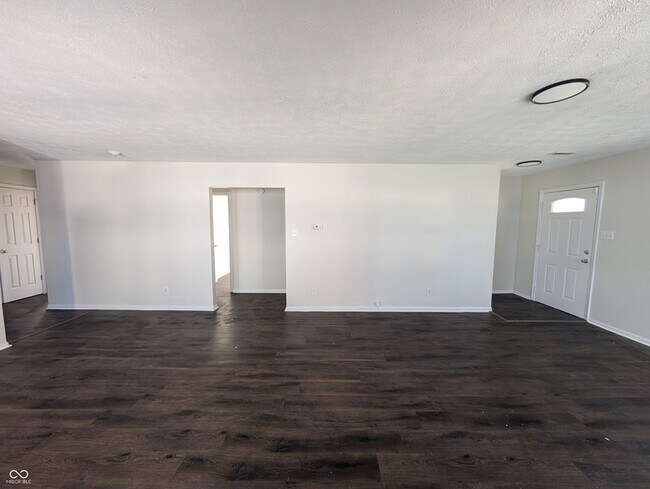 Foto del edificio - 451 W 26th St