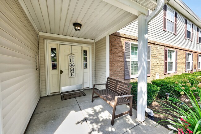Building Photo - 665 Thorntree Ct