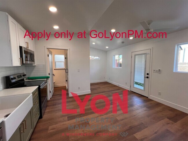 Building Photo - Brand new home in convenient location!