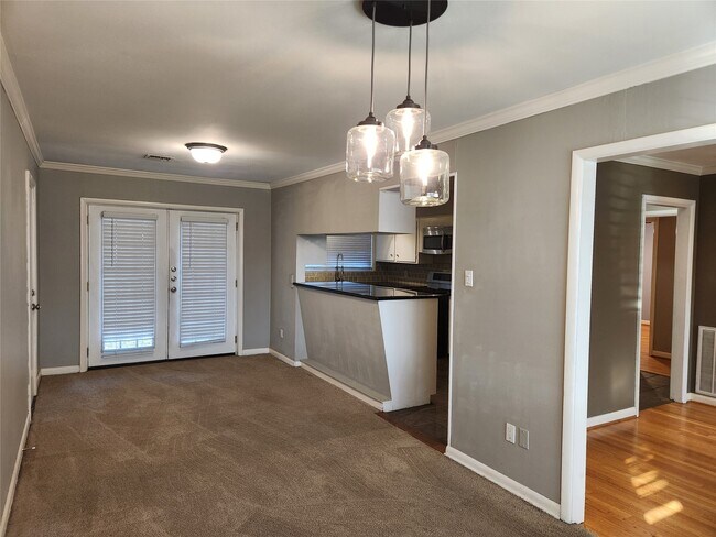 Foto del edificio - 6418 Woodbrook Ln