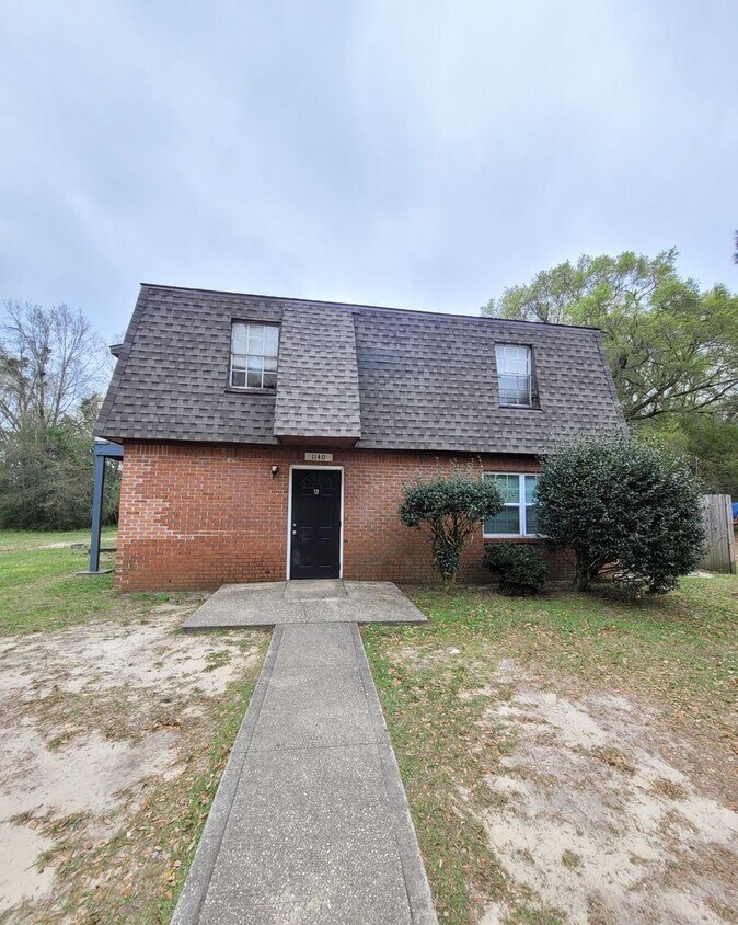 Primary Photo - 1140 Lake Dr