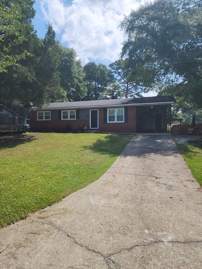 Building Photo - BEAUTIFUL 3 BEDROOM 2 BATHROOM HOUSE IN CO...