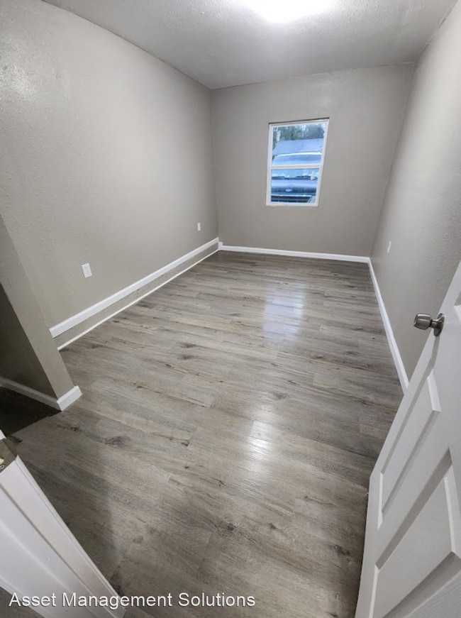 Building Photo - 5 br, 1.5 bath House - 3117 SE 54th St