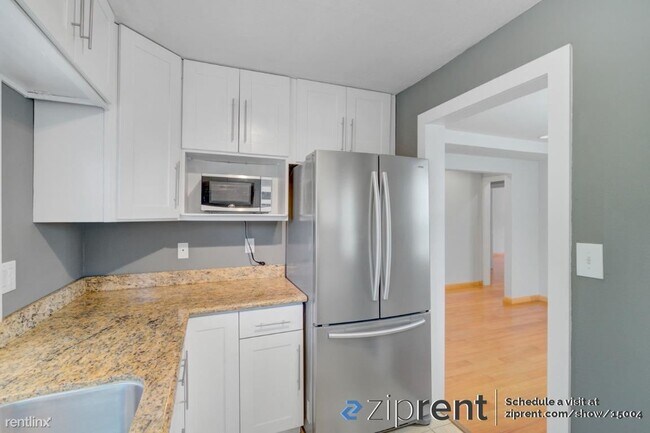 Building Photo - 2 br, 1 bath House - 1360 Hampshire Street...