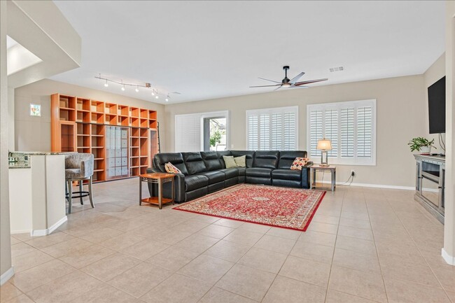 Building Photo - Rental Home with Large Pool