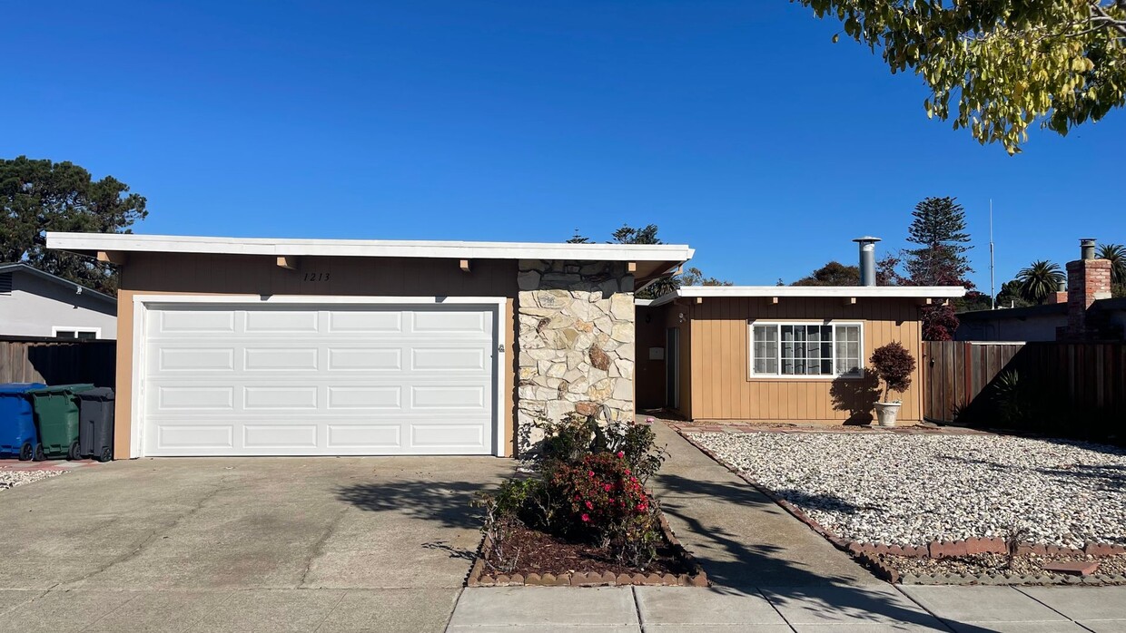 Primary Photo - 1213 Otis Drive - 30% Rental Fee