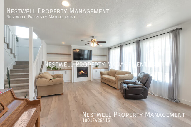 Building Photo - Newer 5-bed Home in Saratoga Springs