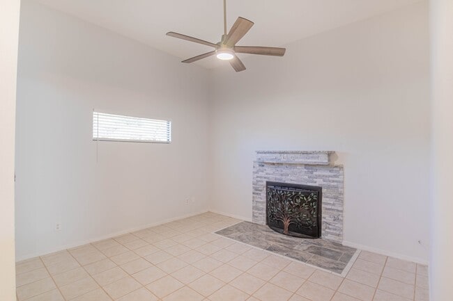 Building Photo - 4831 Jade Pl