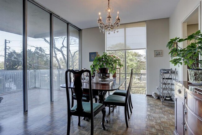 Foto del edificio - 3711 San Felipe St
