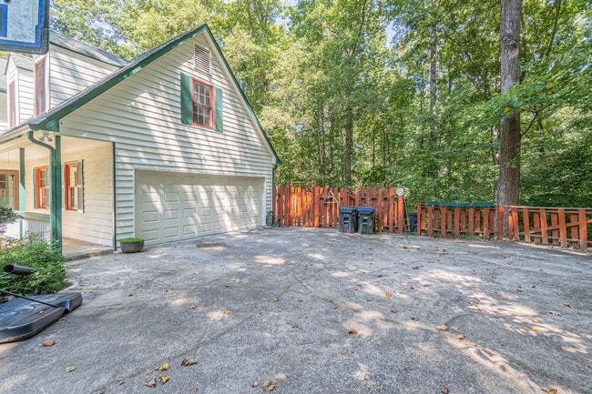 Building Photo - Great 5 bedroom home in desired Martins Landing Neighborhood