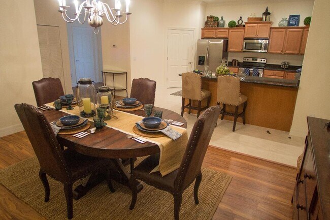 Foto del edificio - 7984 Southern Pines Dr