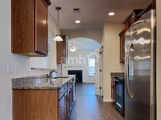 Building Photo - 9469 Bethsaida Ct