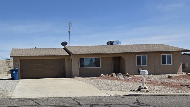 Building Photo - 2660 Smoketree Ave N