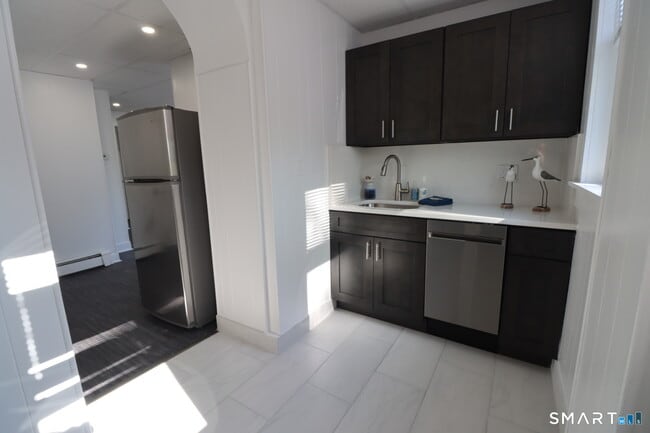 Foto del edificio - 156 Garfield Ave