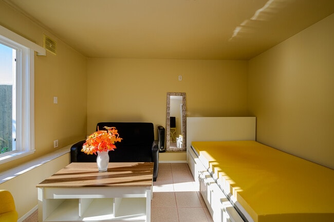 Foto del edificio - 2733 Ortega St