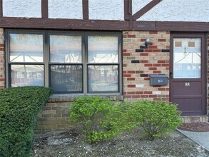 Building Photo - 88 Bailey Ct