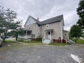 Building Photo - 721 S Wellwood Ave