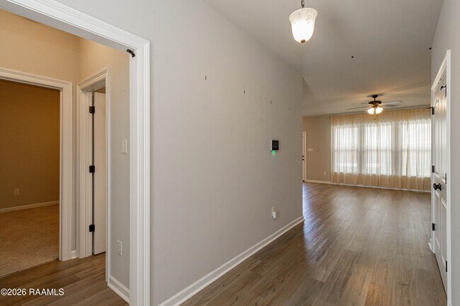 Foto del edificio - 303 Tall Meadows Ln