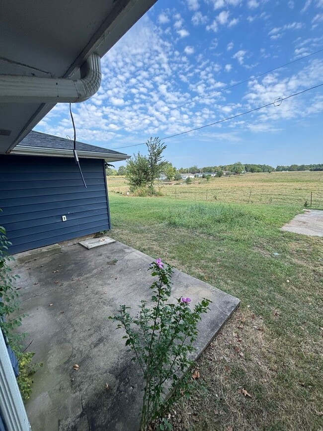 Building Photo - 7033 W Farm Rd 106