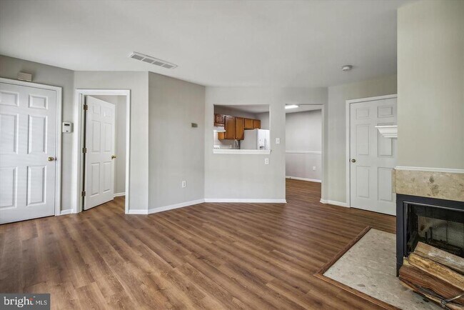 Building Photo - 8303 Duck Hawk Way