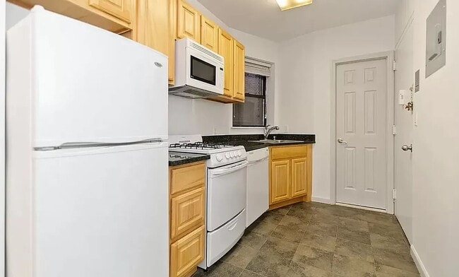 Building Photo - 406 West 48th Street