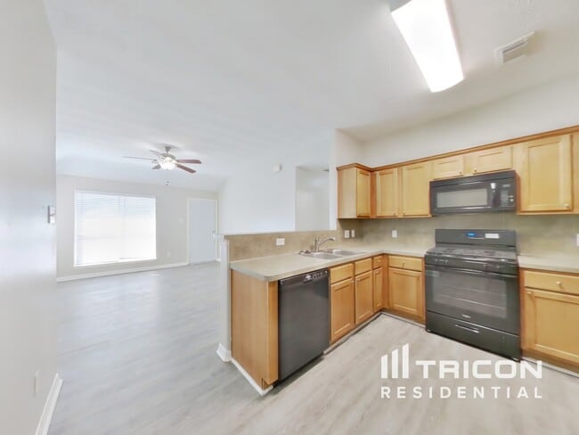 Building Photo - 24307 Hard Wood Dr