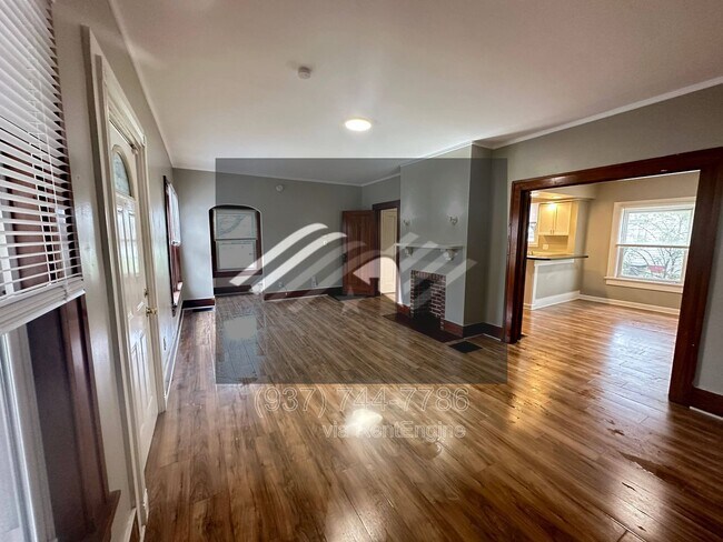 Foto del edificio - 8 E Hillcrest Ave