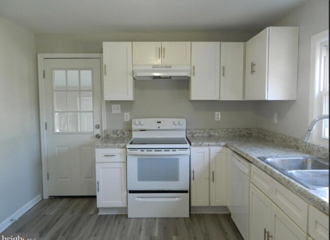 Foto del edificio - 719 E Division St