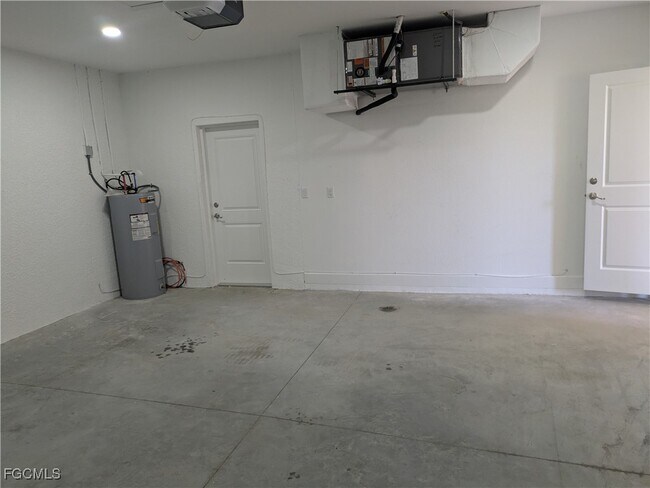 Foto del edificio - 1034 Chauncey Ave