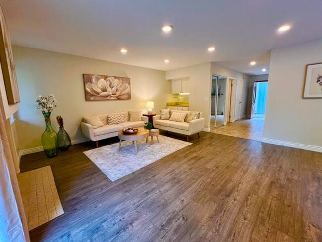 Foto del edificio - 5239 Riverdale Ct
