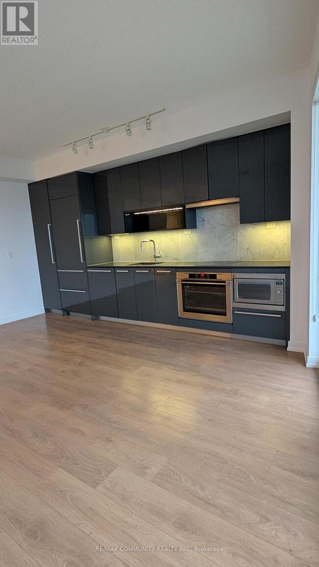 Photo du bâtiment - 117 McMahon Dr