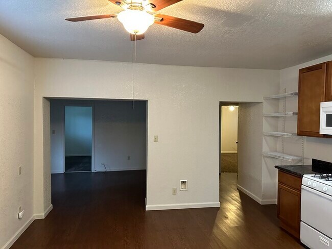 Building Photo - Stockton 3 Bedroom 1 Bathroom home