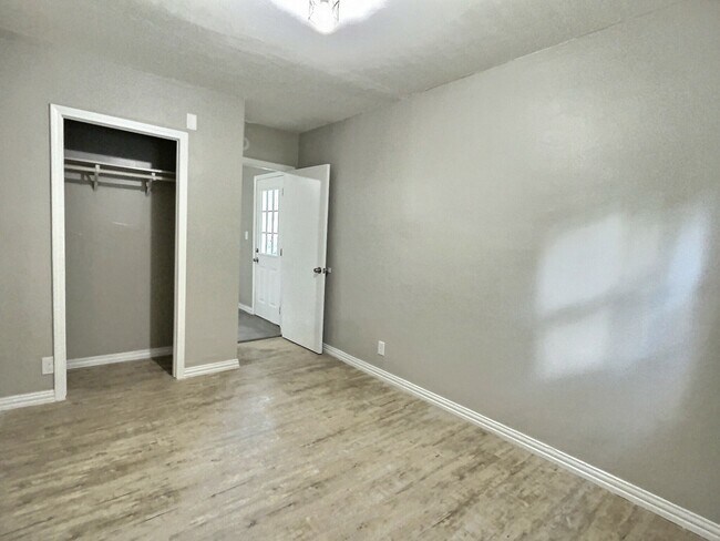 Building Photo - 53 N Xanthus Ave