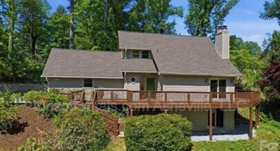 Building Photo - 207 Wood Dale Dr