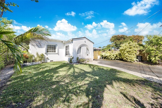 Foto del edificio - 9056 Emerson Ave