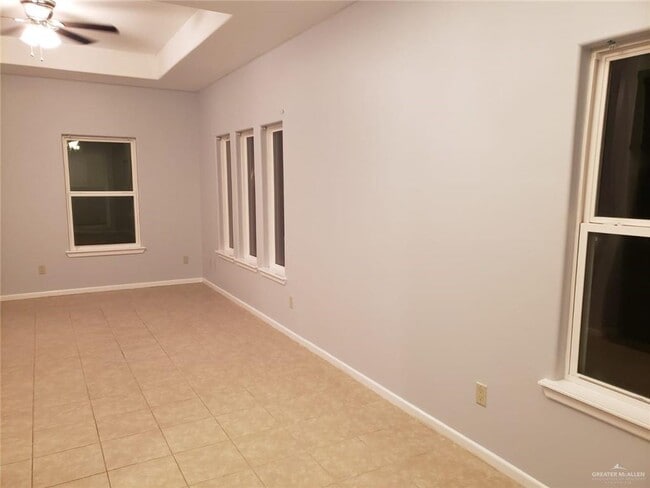 Building Photo - 2716 Primrose Ave