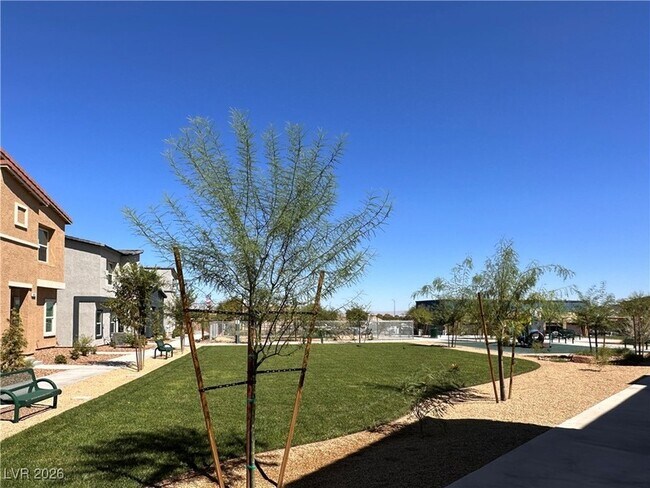 Foto del edificio - 479 Waterfall Cv Ct