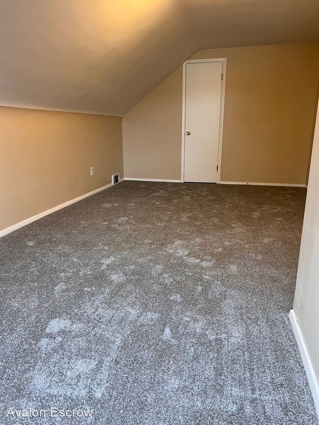 Building Photo - 4 br, 2.5 bath House - 21981 Robinhood