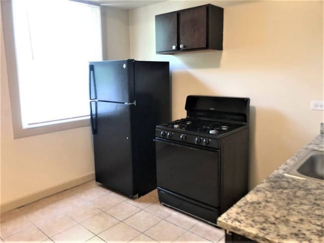 Foto del edificio - 610 E 71st St