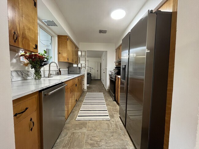 Foto del edificio - Charming Single-Level 3-Bedroom Home with ...