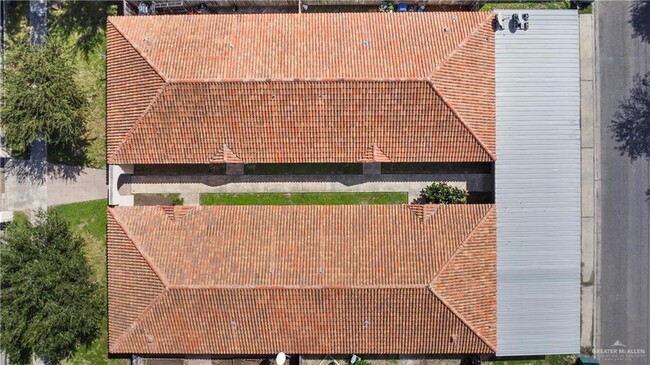 Foto del edificio - 2405 Redbud Ave