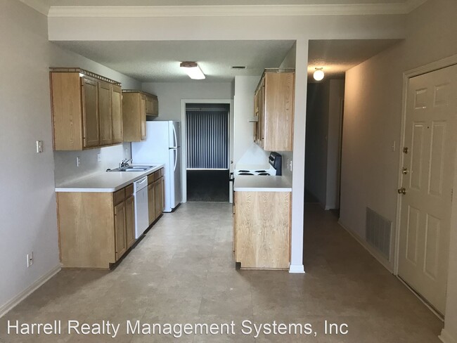 Building Photo - 2 br, 2 bath Apartment - 1511 Breezy Dr.