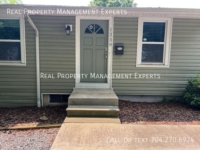 Building Photo - 1239 Log Cabin Rd
