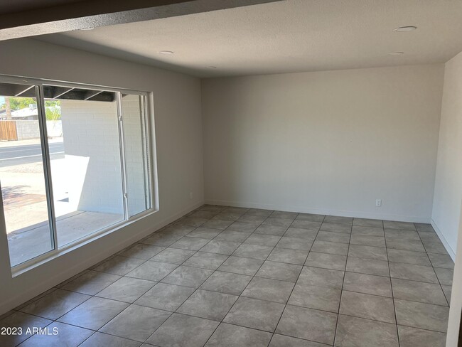 Foto del edificio - 12611 N 25th Ave