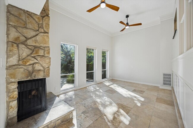 Foto del edificio - 4706 Post Oak Timber Dr