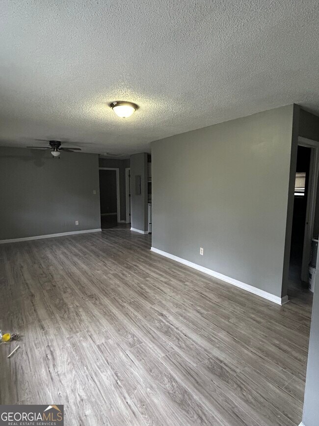 Foto del edificio - 2062 Mutual Ave