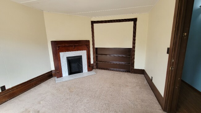 Building Photo - 1918 Hughitt Ave