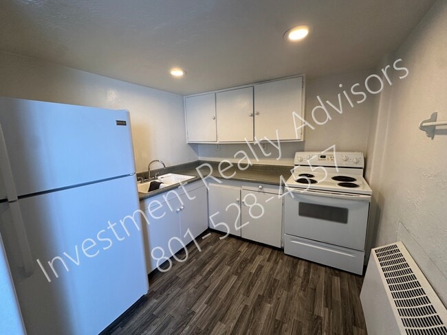 Building Photo - 260 W 1700 S
