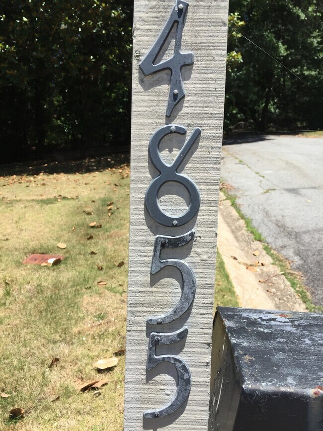 Foto del edificio - **UPCOMING**Near Ft. Benning. Columbus, GA  Bedroom 4 / 1 Full Bathroom & 2 Half Bathroom Home fo...